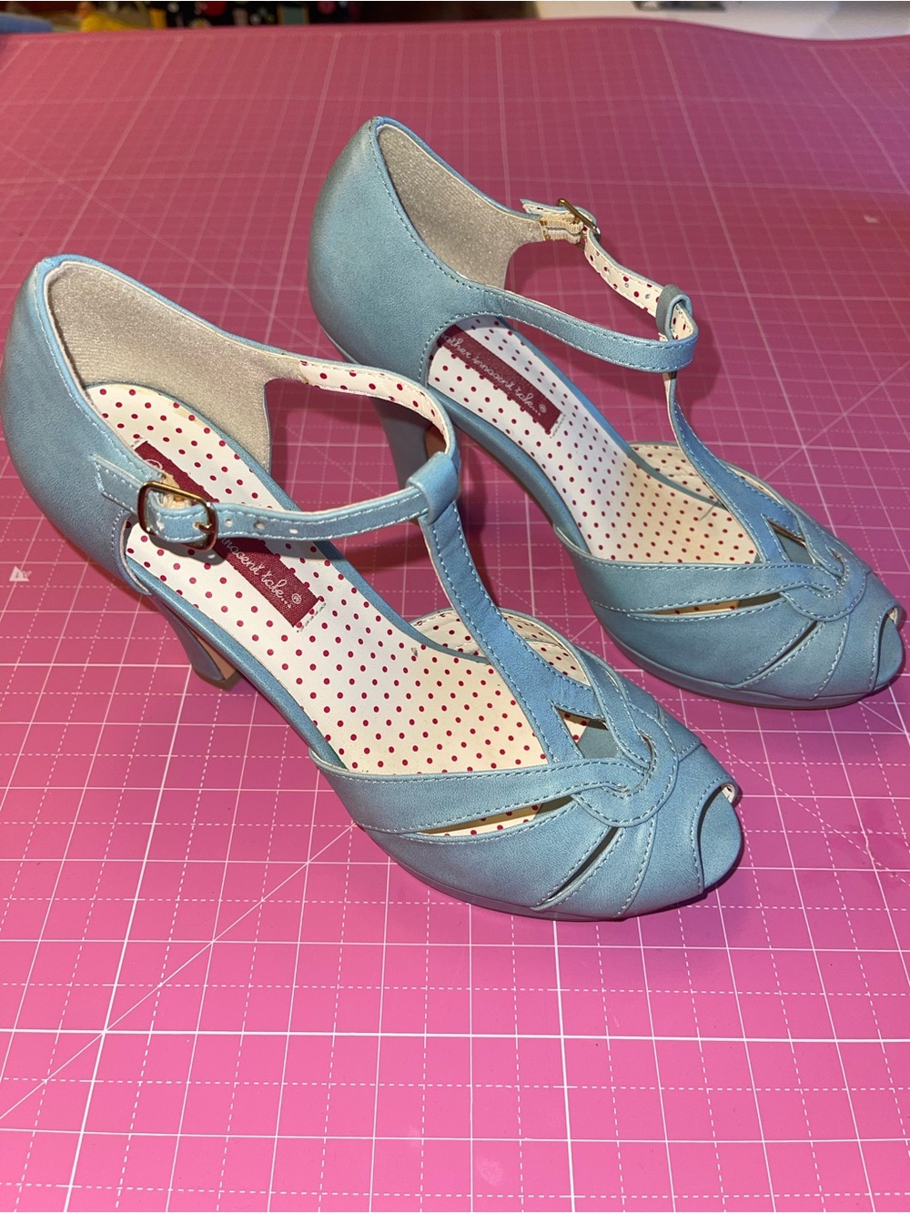 READ Description!!!! Set of 5 B.a.i.t. Vintage Repro Heels size 7.5 - Picture 8 of 9